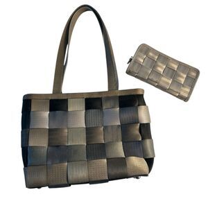 Harvey’s Original Seatbelt Tote Shoulder Bag and Zip Wallet Set